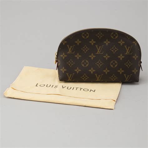 louis vuitton cosmetic pouch mm|louis vuitton cosmetic case gm.